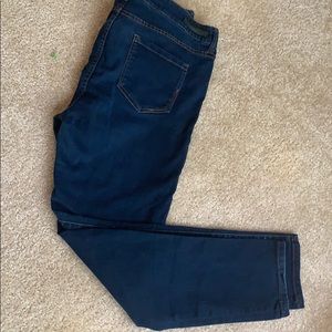Dark wash skinny jeans no distressing